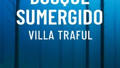 Troncos de árboles sumergidos en el bosque bajo el lago Traful, con luz azul profunda y texto sobreimpreso que dice ‘Bosque Sumergido – Villa Traful’